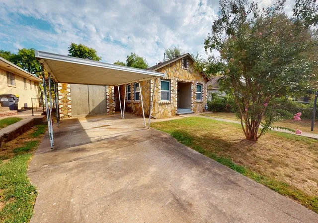 Photo 3 of Single family home for sale at 415 E Aquarium Pl, Jenks, OK 74037 | MLS# 2633060 | Listing updated on 2026-09-09