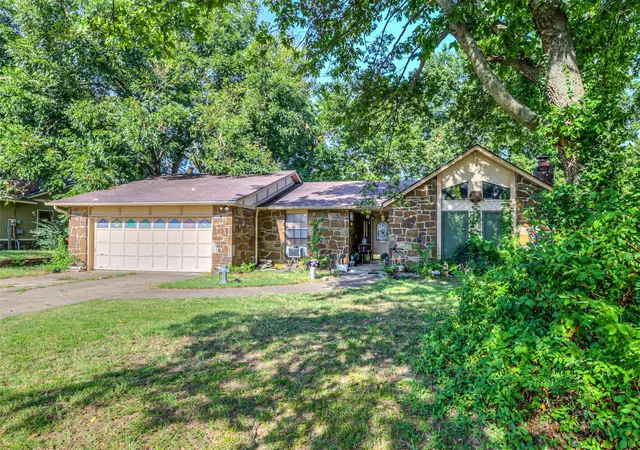 Photo 3 of Single family home for sale at 11412 S Douglas Ave, Jenks, OK 74037 | MLS# 2633215 | Listing updated on 2026-09-09