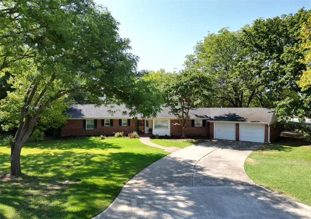 Photo 1 of Single family home for sale at 1818 6th Avenue Sw, Ardmore, OK 73401 | MLS# 2633220 | Listing updated on 2026-09-09