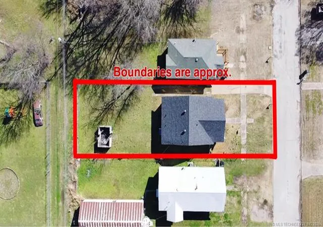 Photo 2 of Single family home for sale at 907 E 3rd Street, Okmulgee, OK 74447 | MLS# 2633219 | Listing updated on 2026-09-09