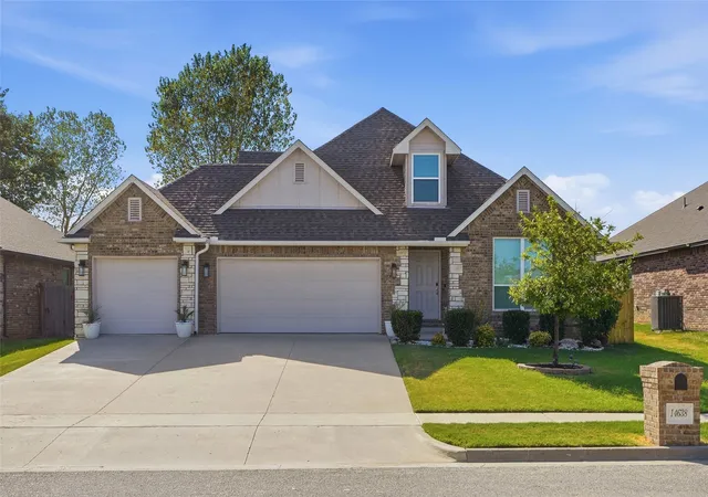 Photo 2 of Single family home for sale at 14638 S Lakewood Pl, Bixby, OK 74008 | MLS# 2632886 | Listing updated on 2026-09-09