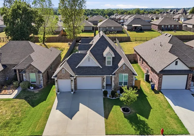 Photo 3 of Single family home for sale at 14638 S Lakewood Pl, Bixby, OK 74008 | MLS# 2632886 | Listing updated on 2026-09-09