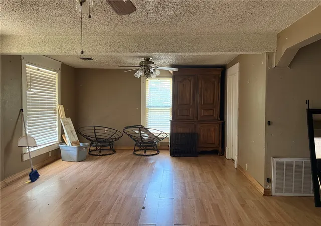 Photo 3 of Single family home for sale at 411 W 9 Street S, Chelsea, OK 74016 | MLS# 2631539 | Listing updated on 2026-09-30