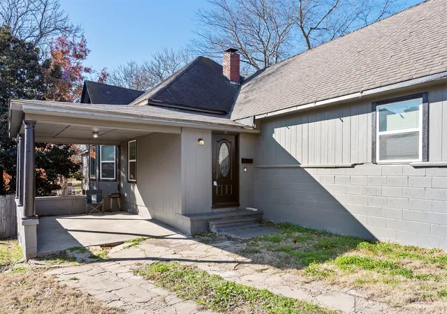 Photo 3 of Single family home for sale at 509 W Shawnee St, Tahlequah, OK 74464 | MLS# 2631000 | Listing updated on 2026-09-09