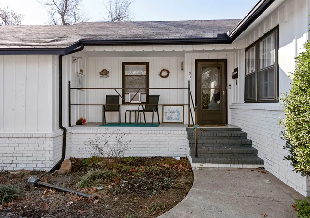 Photo 3 of Single family home for sale at 515 W Delaware St, Tahlequah, OK 74464 | MLS# 2632064 | Listing updated on 2026-09-09