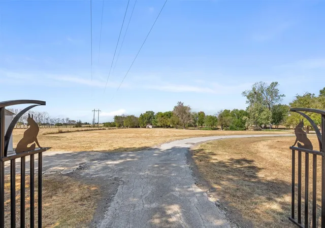 Photo 2 of Single family home for sale at 401790 W 4100 Road, Collinsville, OK 74021 | MLS# 2633092 | Listing updated on 2026-09-11