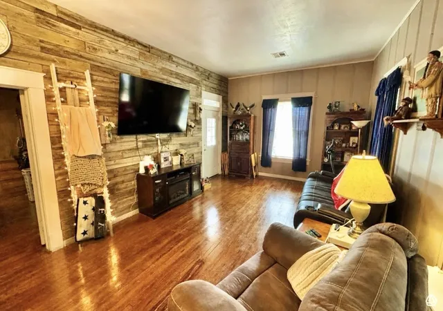Photo 4 of Single family home for sale at 201 NE F, Stigler, OK 74462 | MLS# 2633217 | Listing updated on 2026-09-09
