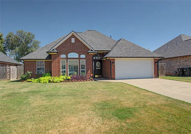 Photo 1 of Single family home for sale at 3908 Crestview Dr, Muskogee, OK 74403 | MLS# 2633243 | Listing updated on 2026-09-09