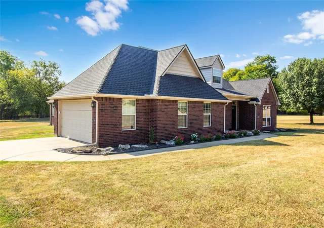 Photo 2 of Single family home for sale at 18818 E 80th Street N, Owasso, OK 74055 | MLS# 2633242 | Listing updated on 2026-09-11