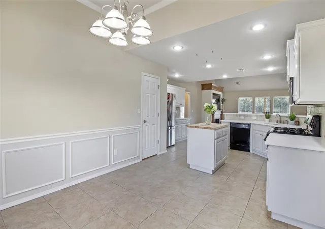 Photo 3 of Single family home for sale at 18818 E 80th Street N, Owasso, OK 74055 | MLS# 2633242 | Listing updated on 2026-09-11