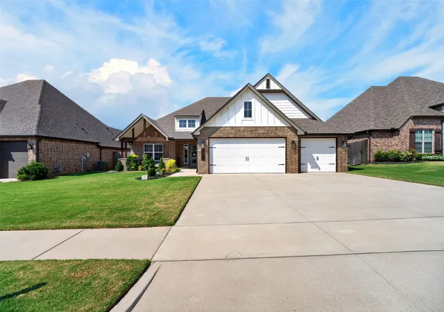 Photo 1 of Single family home for sale at 8728 S Joliet St, Broken Arrow, OK 74014 | MLS# 2633241 | Listing updated on 2026-10-06