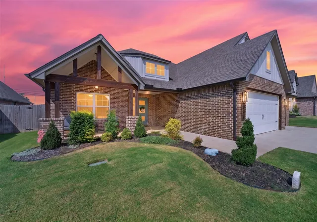 Photo 2 of Single family home for sale at 8728 S Joliet St, Broken Arrow, OK 74014 | MLS# 2633241 | Listing updated on 2026-10-06