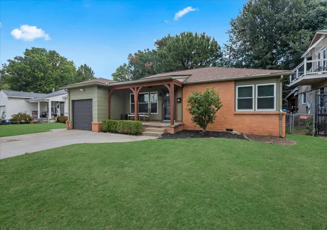 Photo 2 of Single family home for sale at 4937 S Quincy Ave, Tulsa, OK 74105 | MLS# 2633222 | Listing updated on 2026-09-11