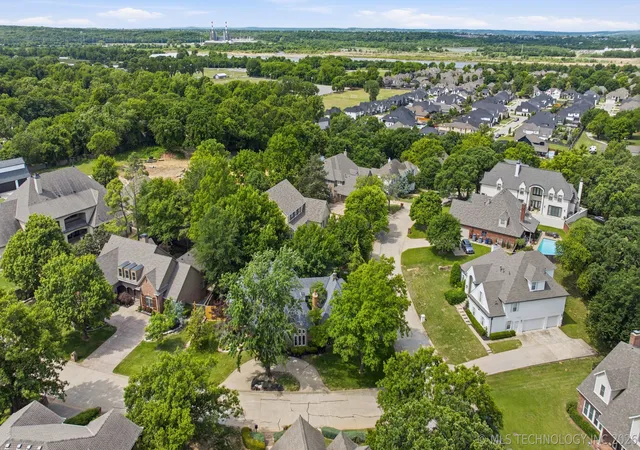 Photo 3 of Single family home for sale at 10202 S Knoxville Ave, Tulsa, OK 74137 | MLS# 2633249 | Listing updated on 2026-09-13