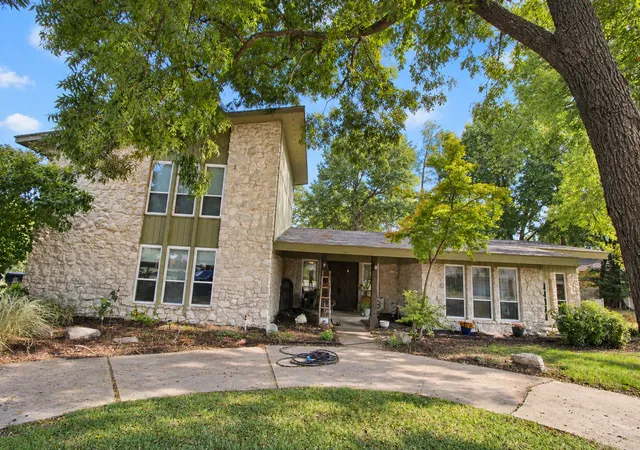 Photo 1 of Single family home for sale at 8413 Shadowood Ave, Broken Arrow, OK 74011 | MLS# 2632521 | Listing updated on 2026-09-09