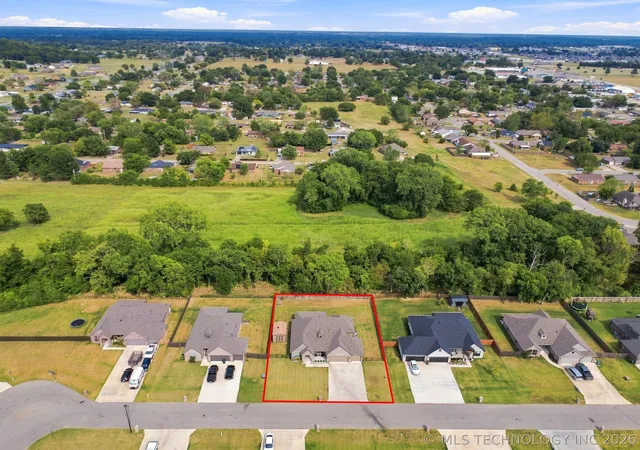 Photo 3 of Single family home for sale at 205 N Phillips St, Skiatook, OK 74070 | MLS# 2631665 | Listing updated on 2026-09-28