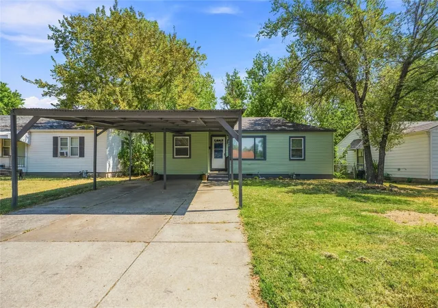 Photo 1 of Sale Pending at 340 N Oak, Dewey, OK 74029 | MLS# 2633089 | Listing updated on 2026-09-18