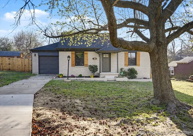 Photo 2 of Single family home for sale at 817 Henshaw Ave, Sapulpa, OK 74066 | MLS# 2633311 | Listing updated on 2026-09-11