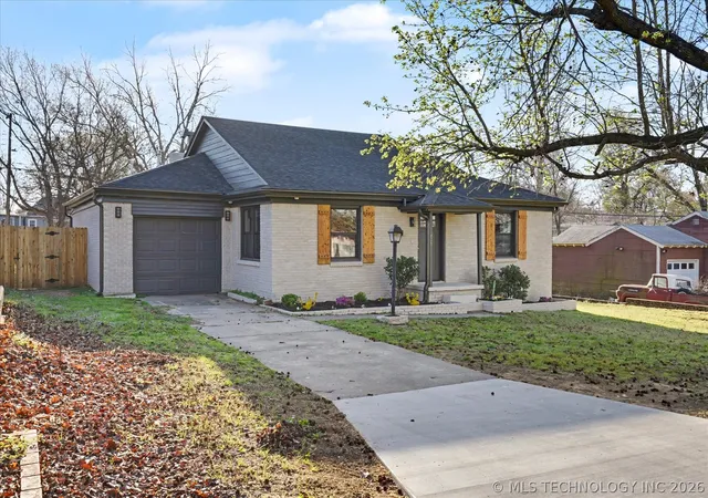 Photo 3 of Single family home for sale at 817 Henshaw Ave, Sapulpa, OK 74066 | MLS# 2633311 | Listing updated on 2026-09-11