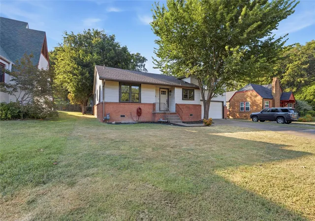 Photo 3 of Single family home for sale at 546 S Zurich Ave, Tulsa, OK 74112 | MLS# 2631687 | Listing updated on 2026-09-14