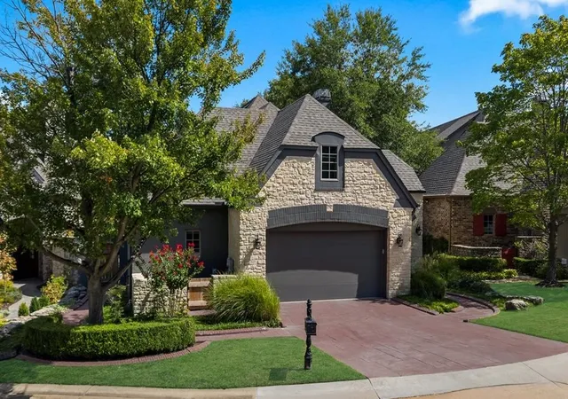 Photo 1 of Sale Pending at 5613 W Orlando Cir, Broken Arrow, OK 74011 | MLS# 2632399 | Listing updated on 2026-09-18