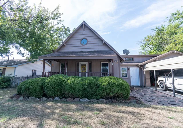 Photo 2 of Sale Pending at 1415 W Bert St, Claremore, OK 74017 | MLS# 2633389 | Listing updated on 2026-09-14