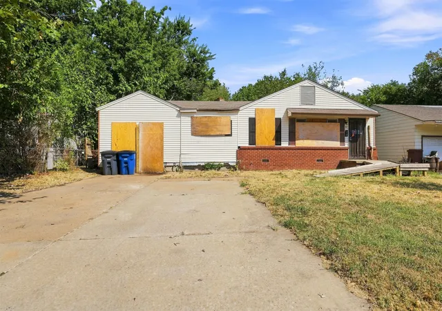 Single family home for sale at 33 E 49th Place N, Tulsa, OK 74126 | MLS# 2633334