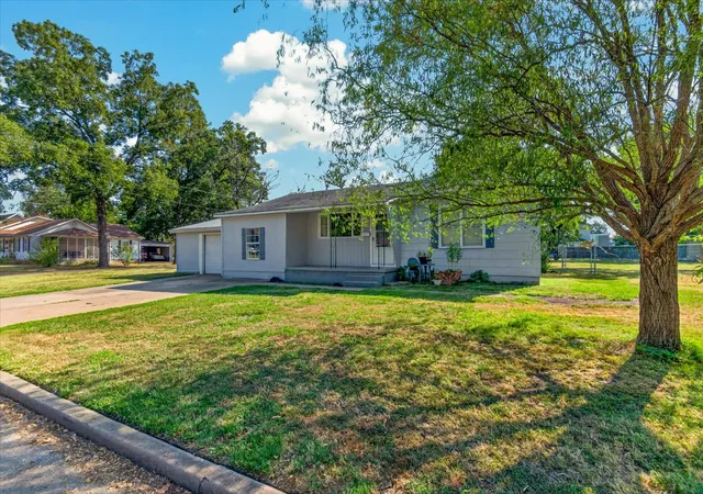 Photo 2 of Sale Pending at 622 N Cherokee Ave, Dewey, OK 74029 | MLS# 2633328 | Listing updated on 2026-09-13