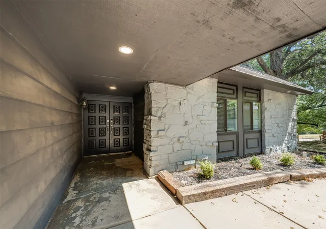 Photo 4 of Single family home for sale at 1825 N Xenophon Ave, Tulsa, OK 74127 | MLS# 2633386 | Listing updated on 2026-09-11