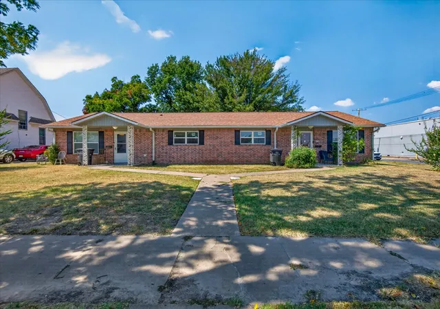 Photo 1 of Sale Pending at 301 S Chickasaw Ave, Bartlesville, OK 74003 | MLS# 2631569 | Listing updated on 2026-09-11