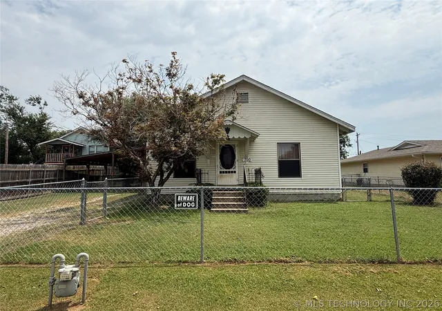 Photo 1 of Single family home for sale at 700 Perdue Ave, Claremore, OK 74017 | MLS# 2633429 | Listing updated on 2026-09-11