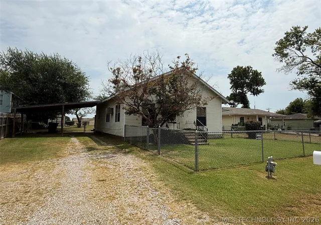Photo 2 of Single family home for sale at 700 Perdue Ave, Claremore, OK 74017 | MLS# 2633429 | Listing updated on 2026-09-11