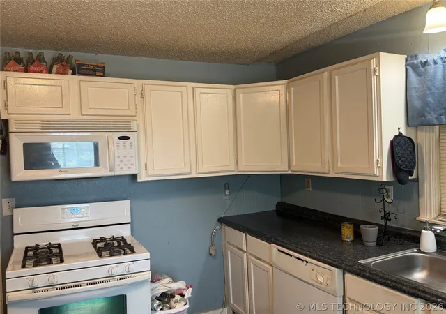 Photo 3 of Single family home for sale at 700 Perdue Ave, Claremore, OK 74017 | MLS# 2633429 | Listing updated on 2026-09-11