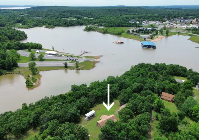 Photo 3 of Sale Pending at 589 Mohawk Dr, Eufaula, OK 74432 | MLS# 2633255 | Listing updated on 2026-09-14