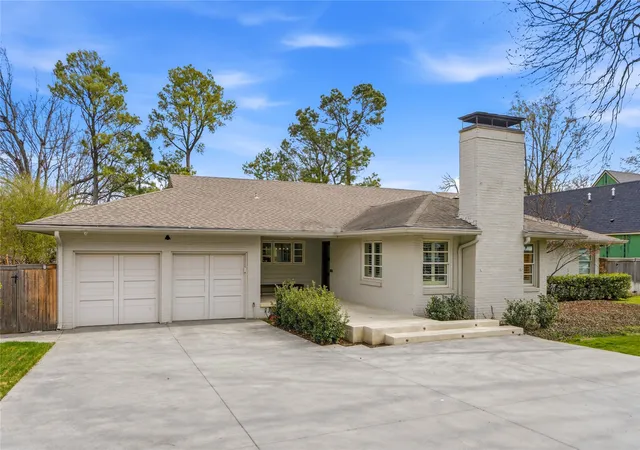 Photo 2 of Single family home for sale at 2315 S Delaware Pl, Tulsa, OK 74114 | MLS# 2633407 | Listing updated on 2026-09-11