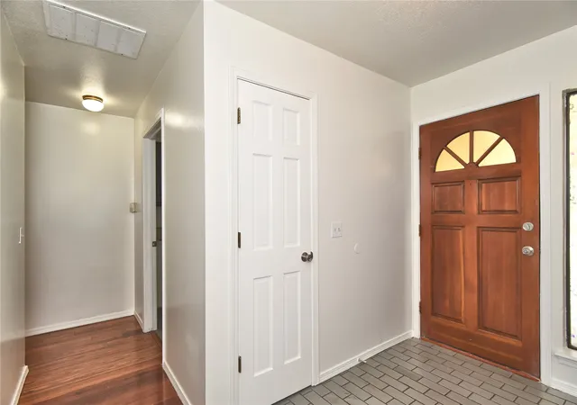 Photo 1 of Single family home for sale at 1521 E 75th Court, Tulsa, OK 74136 | MLS# 2633336 | Listing updated on 2026-09-11