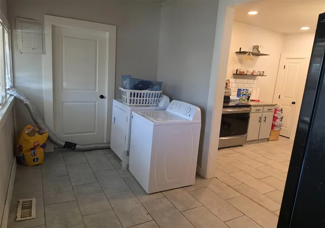 Photo 4 of Single family home for sale at 821 W Oak St, Collinsville, OK 74021 | MLS# 2633368 | Listing updated on 2026-09-11