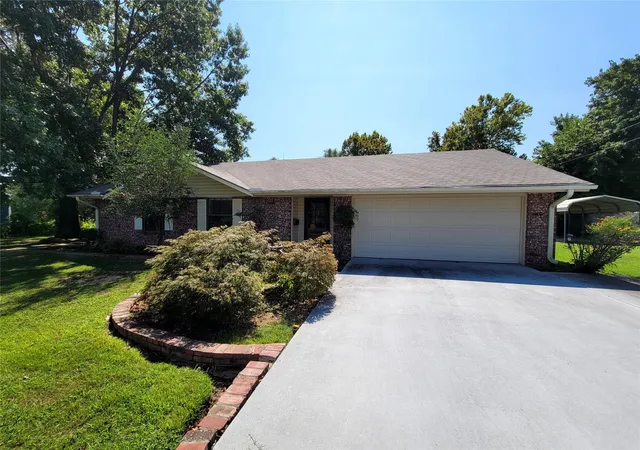 Photo 4 of Single family home for sale at 112 Meadowlark, Eufaula, OK 74432 | MLS# 2632282 | Listing updated on 2026-09-11