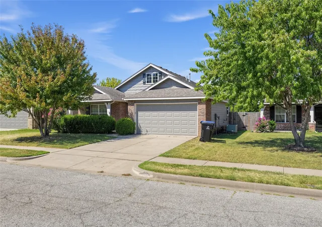 Photo 2 of Single family home for sale at 3008 N 22nd Street, Broken Arrow, OK 74012 | MLS# 2633498 | Listing updated on 2026-09-11