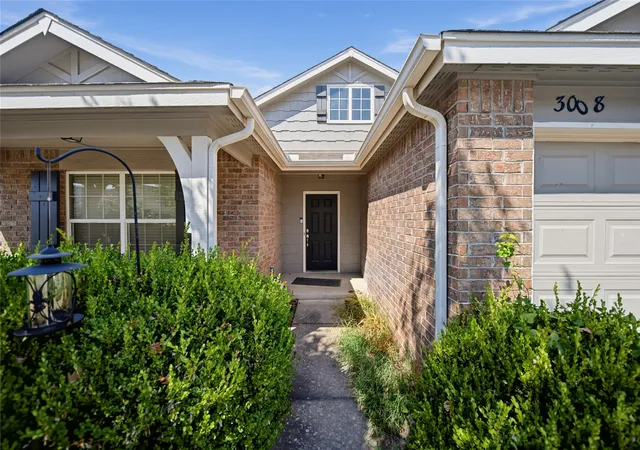Photo 3 of Single family home for sale at 3008 N 22nd Street, Broken Arrow, OK 74012 | MLS# 2633498 | Listing updated on 2026-09-11