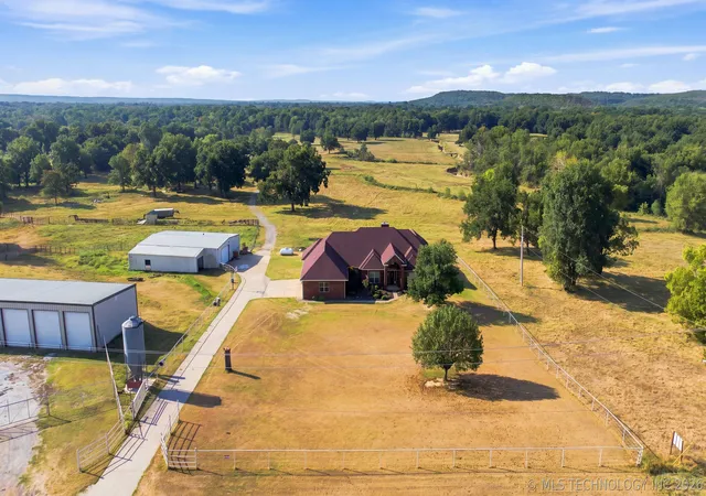 Photo 3 of Single family home for sale at 8450 Highway 56, Okmulgee, OK 74447 | MLS# 2633462 | Listing updated on 2026-09-12