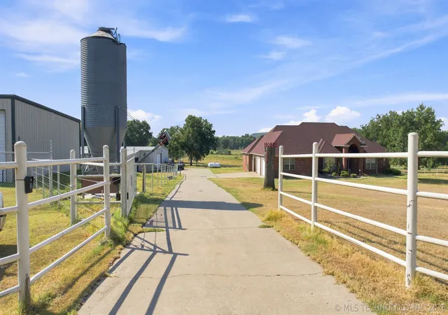 Photo 4 of Single family home for sale at 8450 Highway 56, Okmulgee, OK 74447 | MLS# 2633462 | Listing updated on 2026-09-12