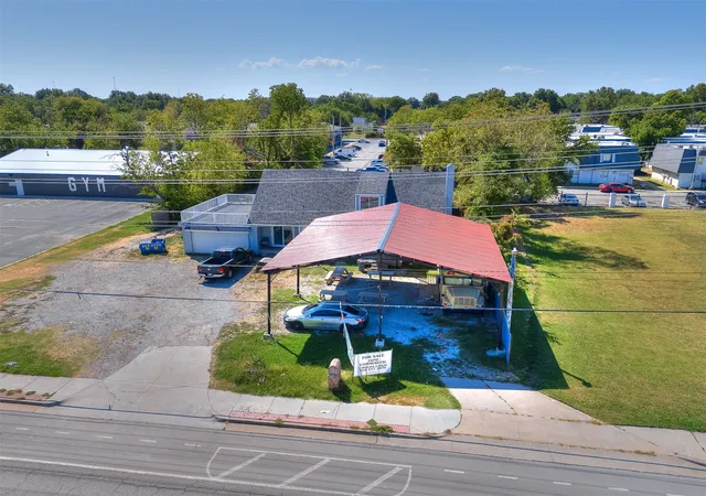 Photo 4 of Single family home for sale at 9768 E 11 Street, Tulsa, OK 74128 | MLS# 2633526 | Listing updated on 2026-09-11