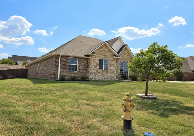 Photo 2 of Sale Pending at 823 Cypress Dr, Ada, OK 74820 | MLS# 2633377 | Listing updated on 2026-09-19