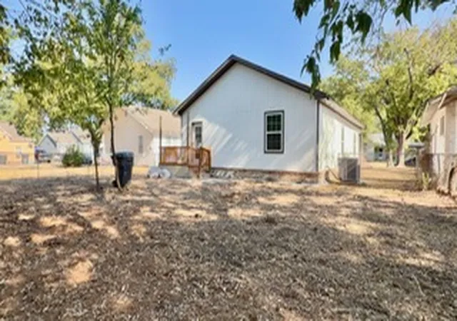 Photo 2 of Single family home for sale at 516 3rd Avenue Nw, Ardmore, OK 73401 | MLS# 2633480 | Listing updated on 2026-09-11