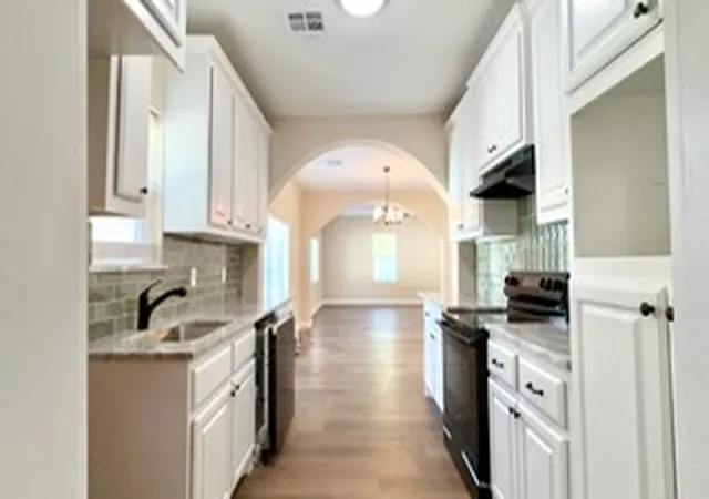 Photo 3 of Single family home for sale at 516 3rd Avenue NW, Ardmore, OK 73401 | MLS# 2633480 | Listing updated on 2026-09-11