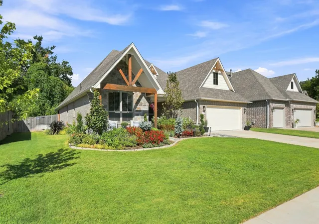Photo 3 of Sale Pending at 11920 S 68th East Ave, Bixby, OK 74008 | MLS# 2633268 | Listing updated on 2026-09-14