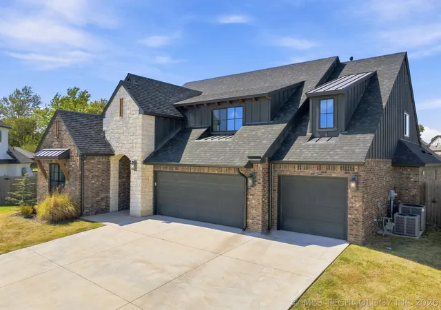 Photo 2 of Sale Pending at 14307 E 95th Place, Owasso, OK 74055 | MLS# 2633351 | Listing updated on 2026-09-15