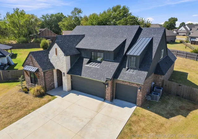 Photo 3 of Sale Pending at 14307 E 95th Place, Owasso, OK 74055 | MLS# 2633351 | Listing updated on 2026-09-15
