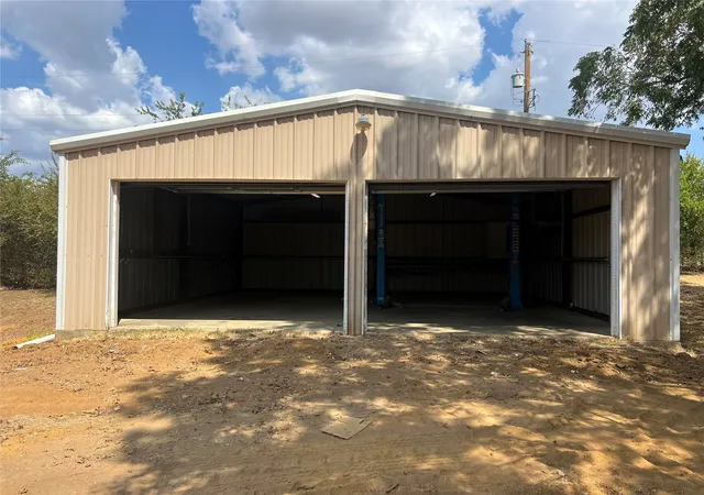 Photo 2 of Single family home for sale at 903 S 3rd Street, Calera, OK 74730 | MLS# 2633556 | Listing updated on 2026-09-11